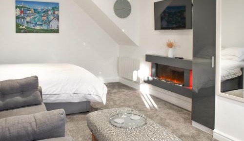 One-Bedroom Holiday Home