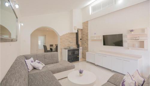Six-Bedroom Holiday Home