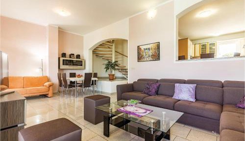 Six-Bedroom Holiday Home