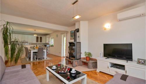 Four-Bedroom Holiday Home