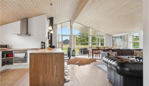 Four-Bedroom Holiday Home