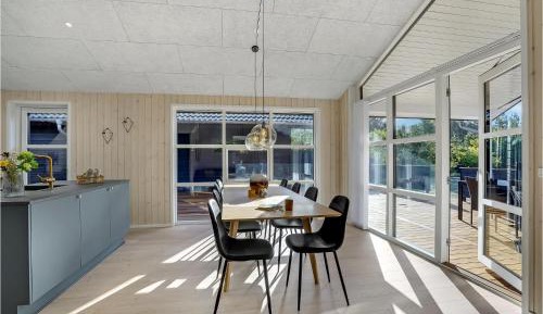 Three-Bedroom Holiday Home 