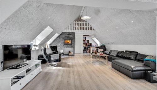 Seven-Bedroom Holiday Home