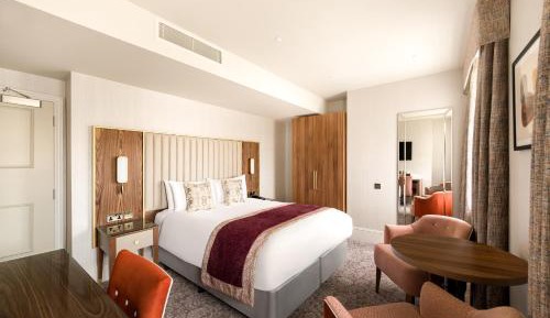 Standard Queen Room