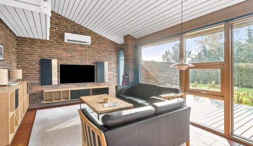 Three-Bedroom Holiday Home 