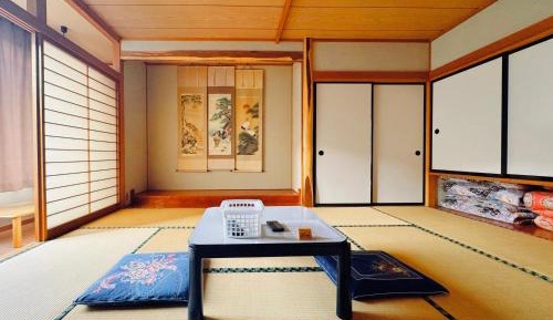Suite with Mountain View