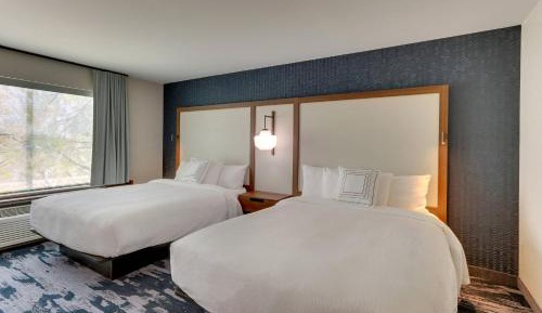Queen Room with Two Queen Beds - Hearing Accessible