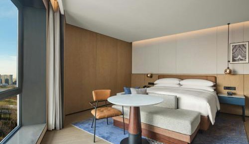 Superior King Suite