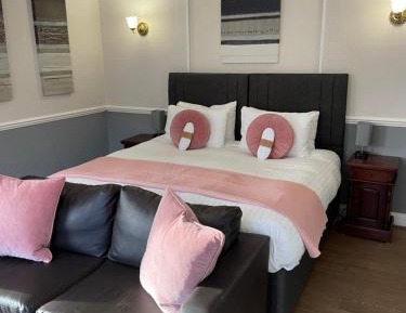 Deluxe King Room