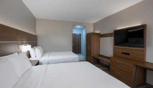 Standard Queen Room with Two Queen Beds