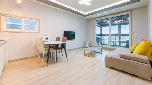 Studio 1