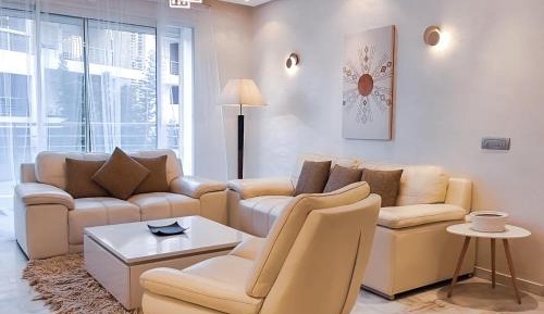 Deluxe Two-Bedroom Apartment with Garden View