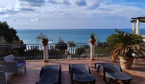 Apartment with Sea View - 1