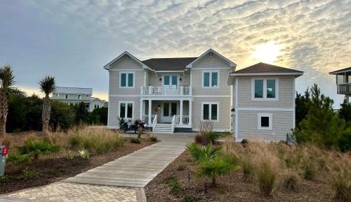 Six-Bedroom Holiday Home