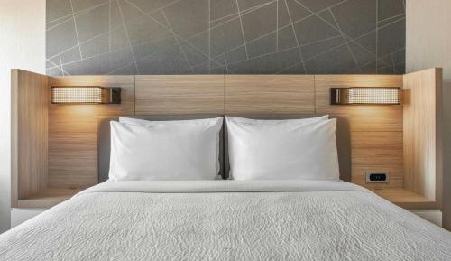 King Suite with City View