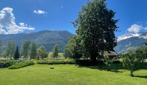 Two-Bedroom Apartment with Mountain View