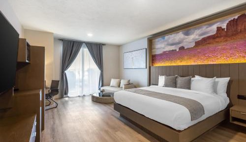 King Room with Roll-In Shower - Disability Access/Non Smoking