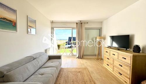 Studio Apartment with Sea View