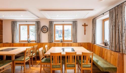 Five-Bedroom Holiday Home