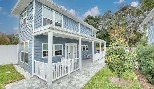 One-Bedroom Holiday Home