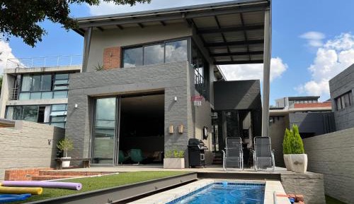 Three-Bedroom Vacation Home 