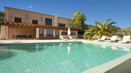 Villa with Garden View