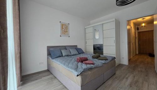 One-Bedroom Apartment with Balcony