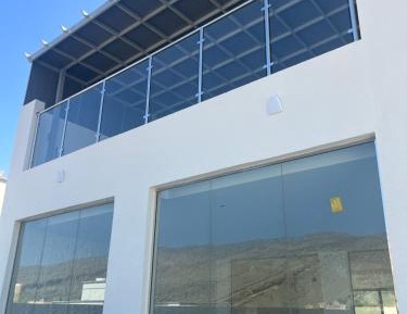 Apartment with Mountain View