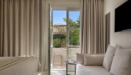 Executive Triple Room with Balcony