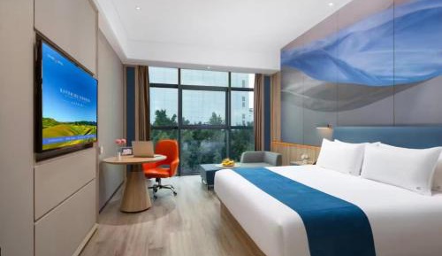 Queen Room with Garden View