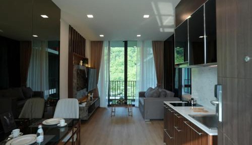 King Room with Pool View