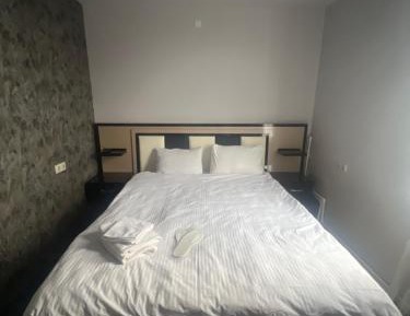 Deluxe Double Room (2 Adults + 1 Child)