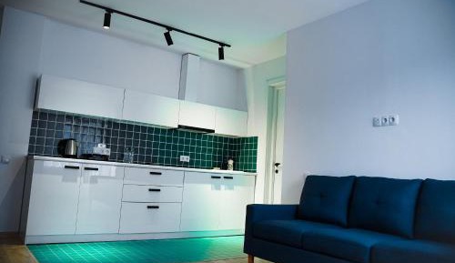 Apartment with Mountain View