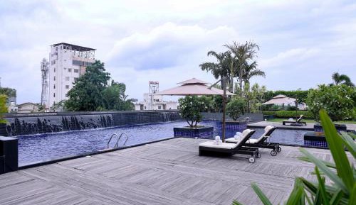 Deluxe Pool View Room - 1 Dbl Bed - 15% off on session of Spa, 15% off on Laundry, 15% off F&B services