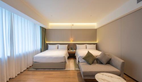 Queen Room with Two Queen Beds - Alive Room