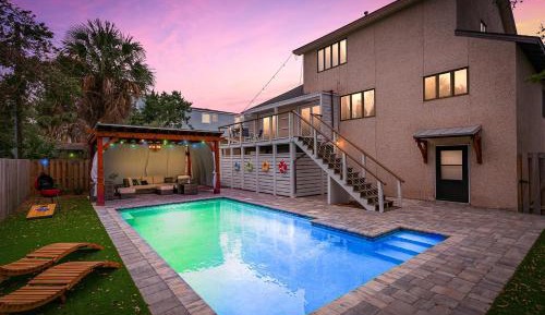 Five-Bedroom Holiday Home