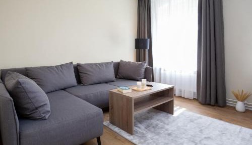 Apartment with Mountain View