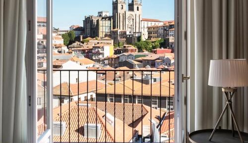 Premium King Room with Balcony and Cathedral View