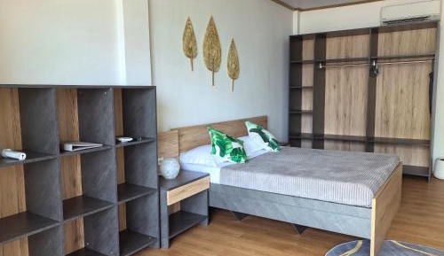 Deluxe Double Room with Side Sea View