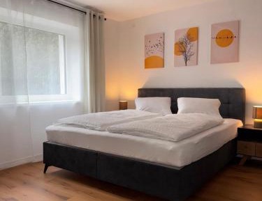 Three-Bedroom Apartment with Mountain View