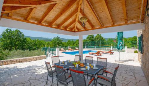 Three-Bedroom Holiday Home 