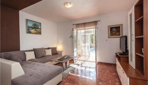 Four-Bedroom Holiday Home