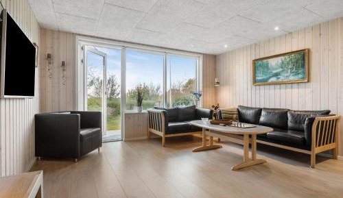 Six-Bedroom Holiday Home