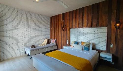Room #1255240404