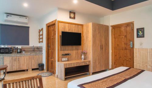 Deluxe Double Room with Balcony
