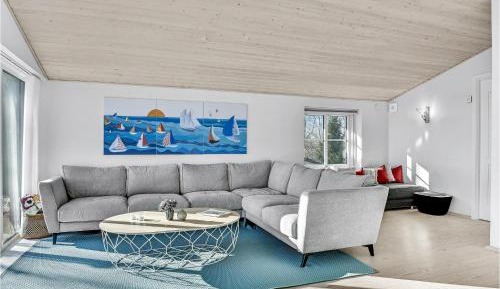 Four-Bedroom Holiday Home