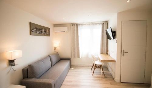 Suite with Mountain View