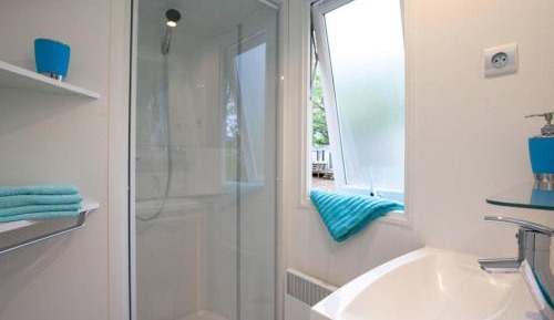 Mobile Home ( 4 Adults)