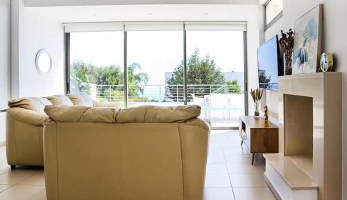 Three-Bedroom Holiday Home 