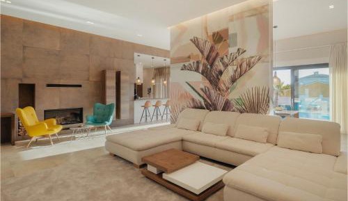 Four-Bedroom Holiday Home